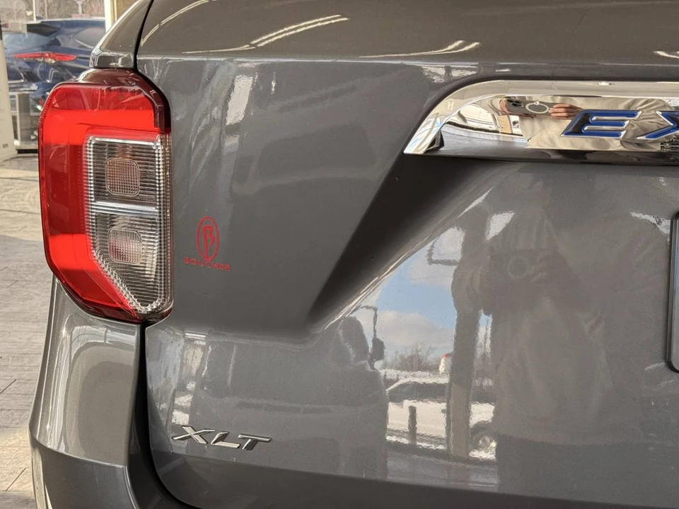 2023 Ford Explorer 6th Gen - Image 15 of 31