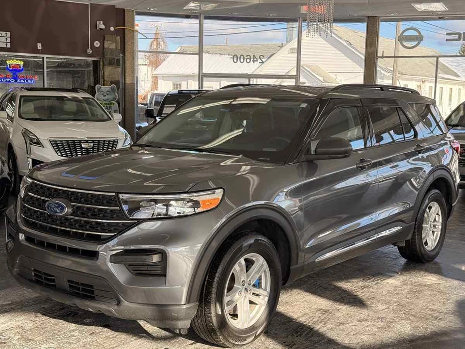2023 Ford Explorer 6th Gen - Image 2 of 12