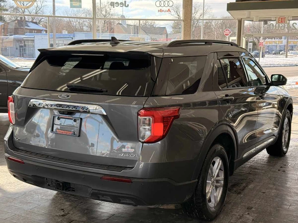 2023 Ford Explorer 6th Gen - Image 9 of 12