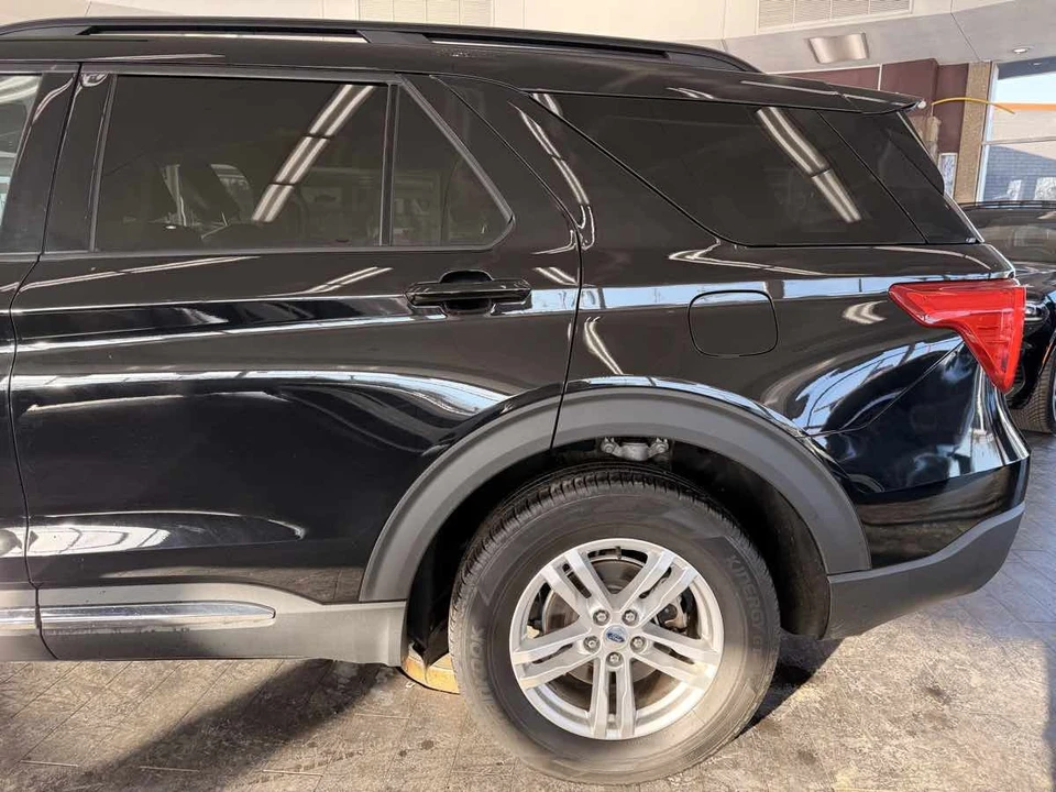 2023 Ford Explorer 6th Gen - Image 18 of 21