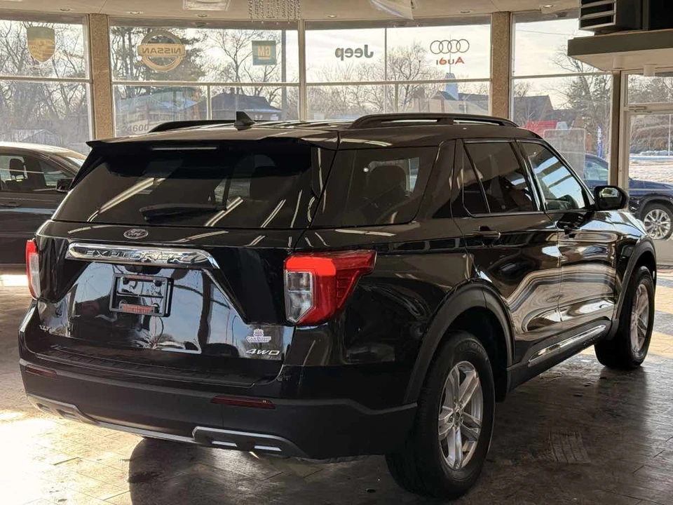 2023 Ford Explorer 6th Gen - Image 8 of 21