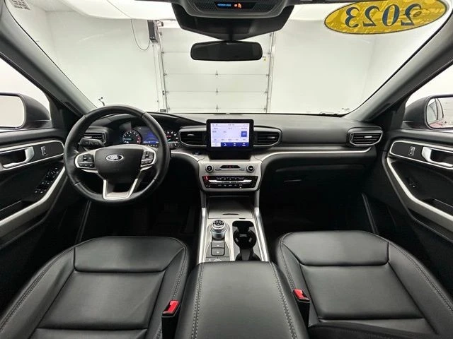 2023 Ford Explorer 6th Gen - Image 2 of 12