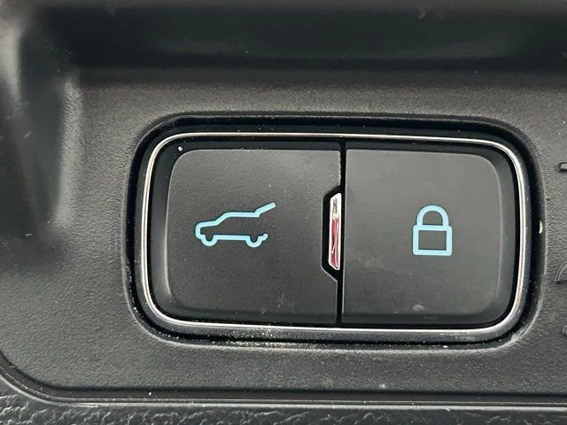 2023 Ford Explorer 6th Gen - Image 10 of 12