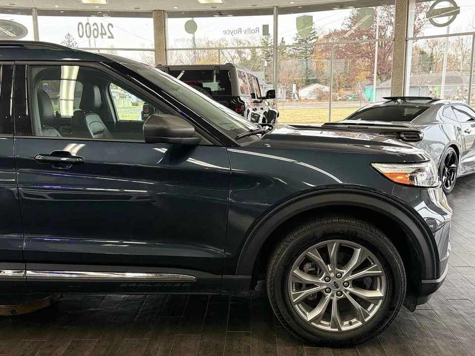 2023 Ford Explorer 6th Gen - Image 15 of 21