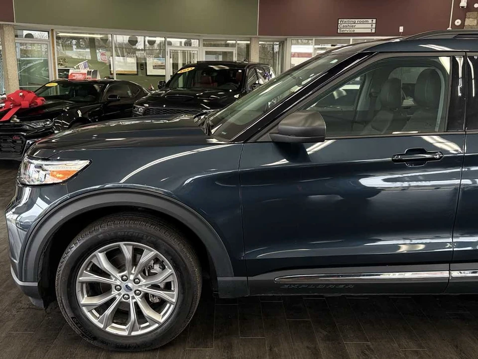 2023 Ford Explorer 6th Gen - Image 7 of 21