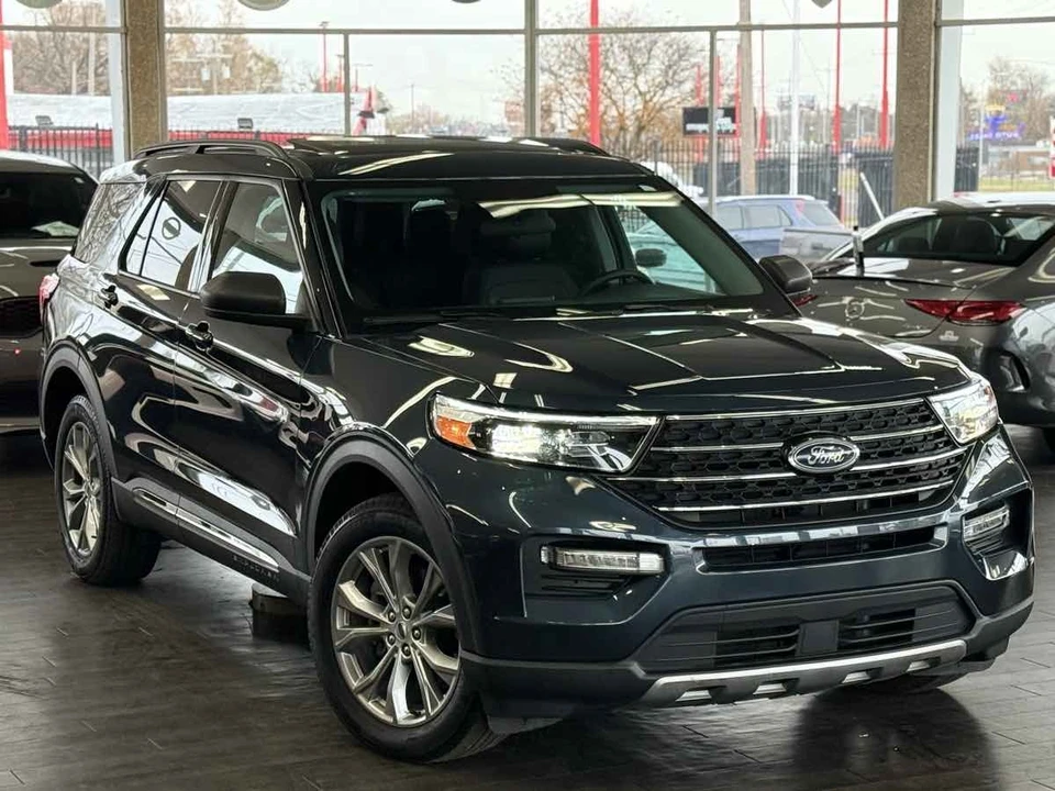 2023 Ford Explorer 6th Gen - Image 2 of 21