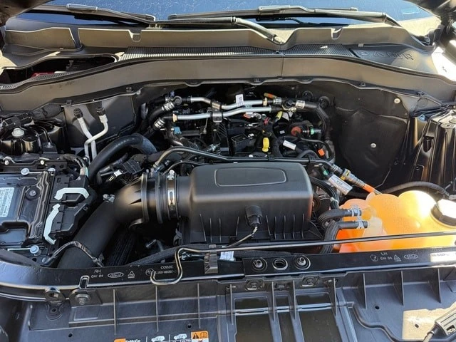 2023 Ford Explorer 6th Gen - Image 9 of 12