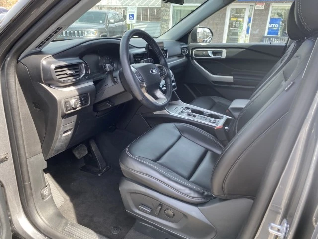 2023 Ford Explorer 6th Gen - Image 19 of 21