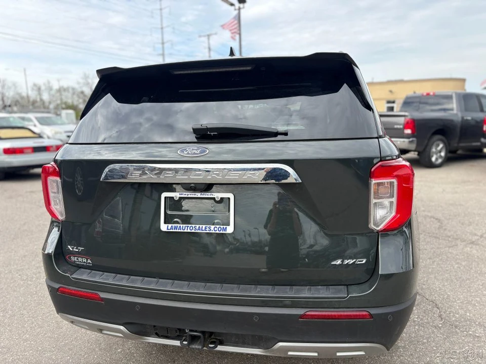 2023 Ford Explorer 6th Gen - Image 5 of 12