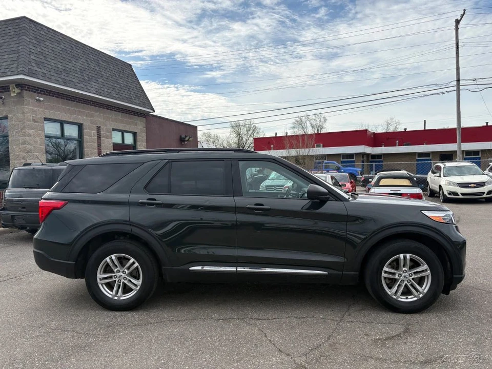 2023 Ford Explorer 6th Gen - Image 4 of 12