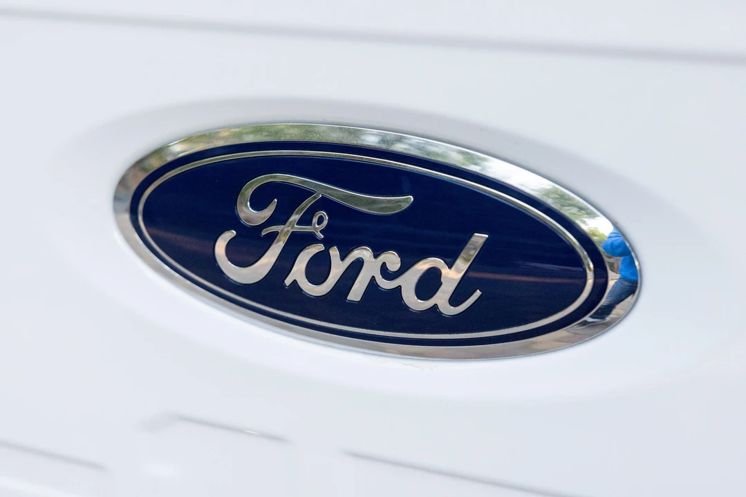 2023 Ford F-150 Lightning 14th Gen - Image 17 of 31