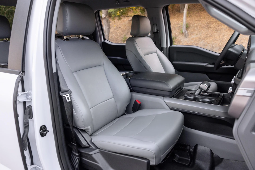 2023 Ford F-150 Lightning 14th Gen - Image 30 of 31