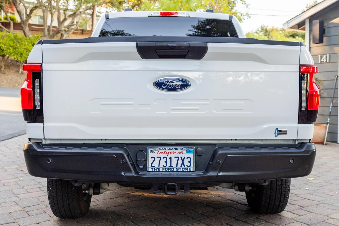 2023 Ford F-150 Lightning 14th Gen - Image 5 of 31