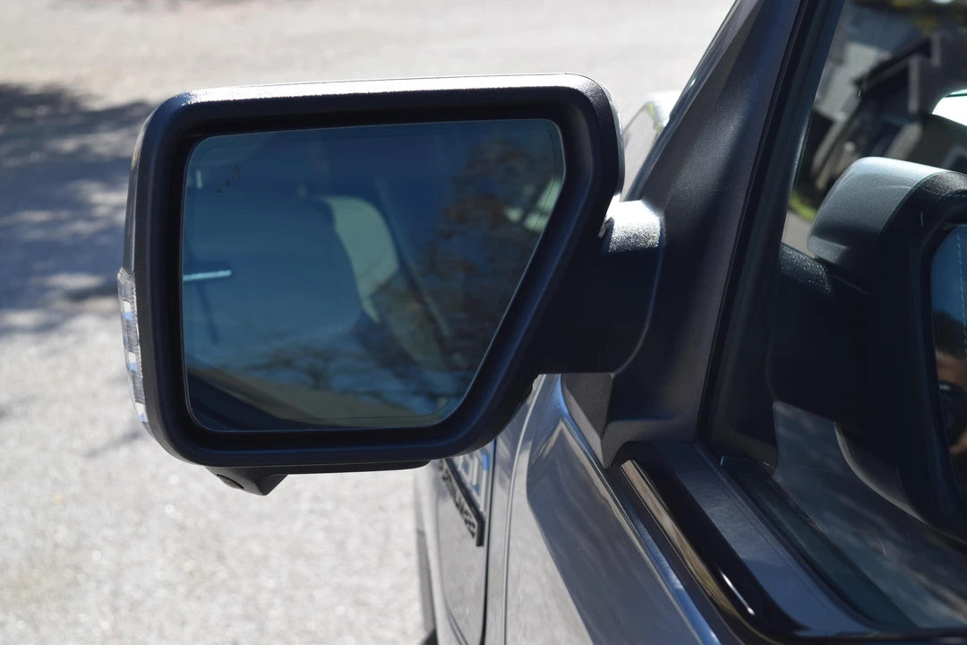 2023 Ford F-150 Lightning 14th Gen - Image 13 of 31