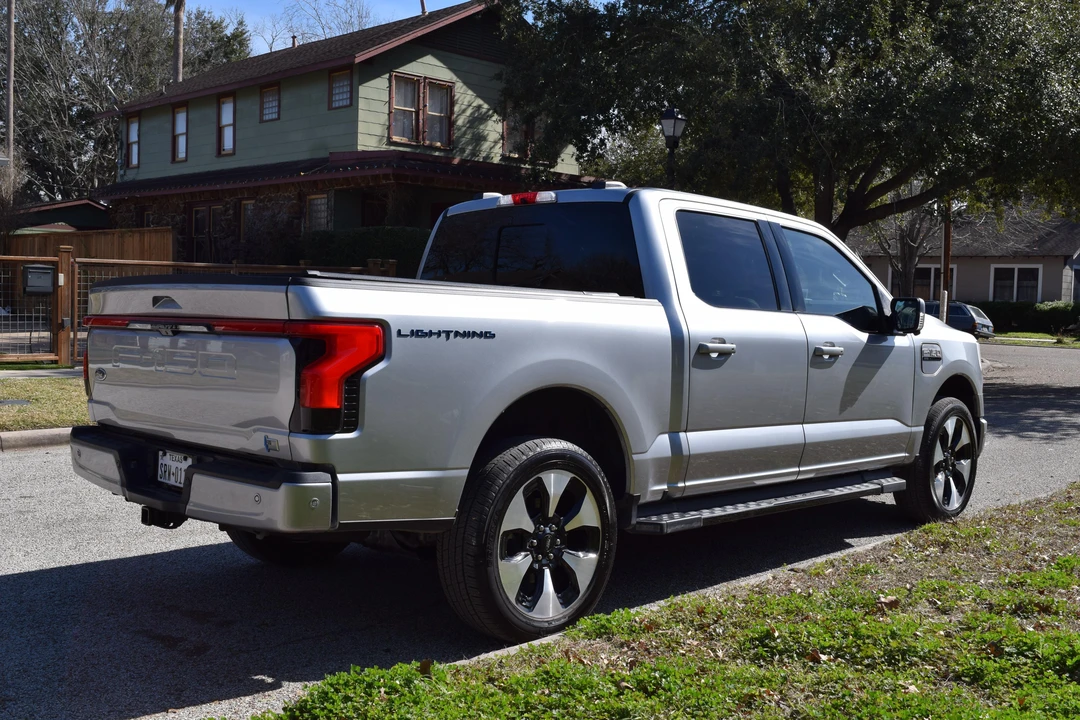 2023 Ford F-150 Lightning 14th Gen - Image 7 of 31