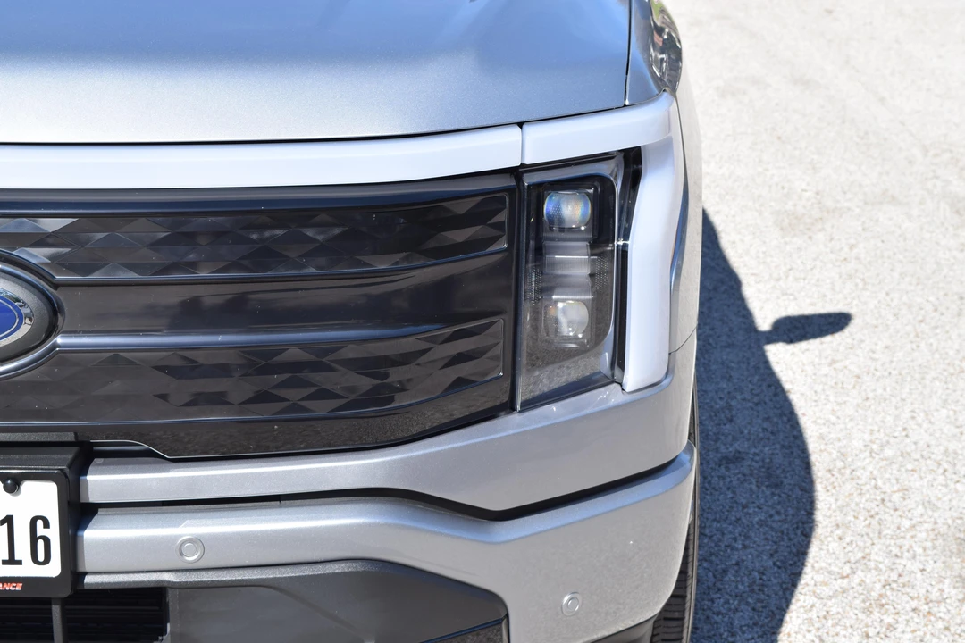 2023 Ford F-150 Lightning 14th Gen - Image 10 of 31