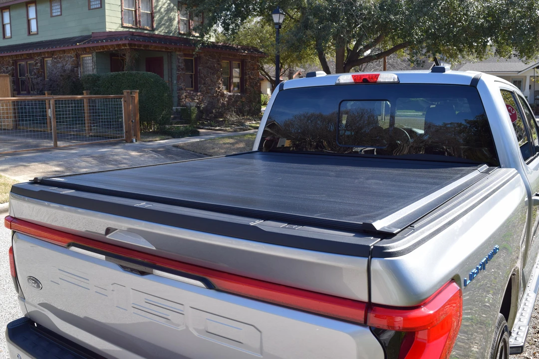 2023 Ford F-150 Lightning 14th Gen - Image 25 of 31