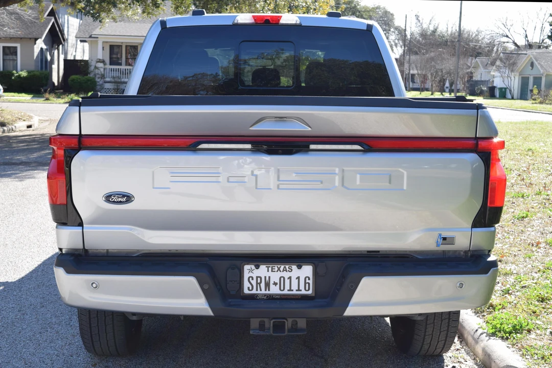 2023 Ford F-150 Lightning 14th Gen - Image 5 of 31