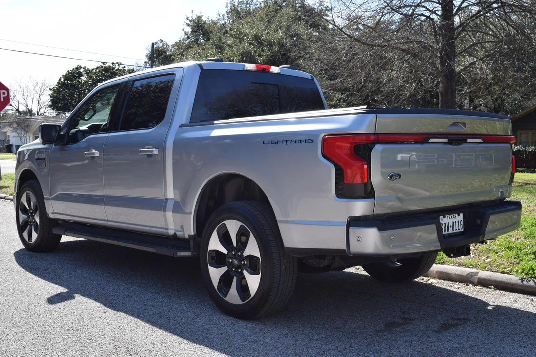 2023 Ford F-150 Lightning 14th Gen - Image 4 of 31