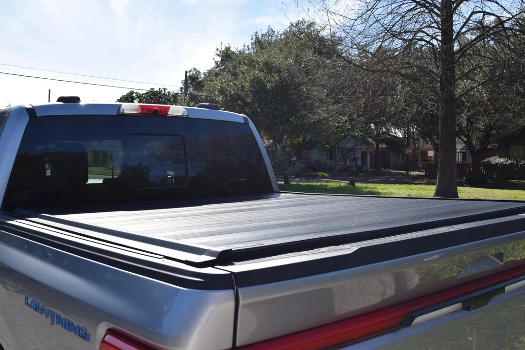 2023 Ford F-150 Lightning 14th Gen - Image 16 of 31