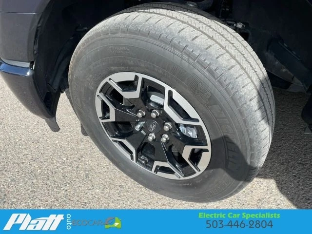 2023 Ford F-150 Lightning 14th Gen - Image 17 of 31