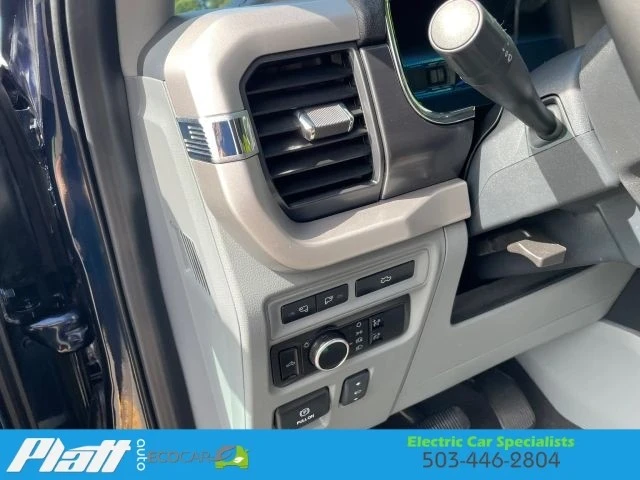 2023 Ford F-150 Lightning 14th Gen - Image 27 of 31