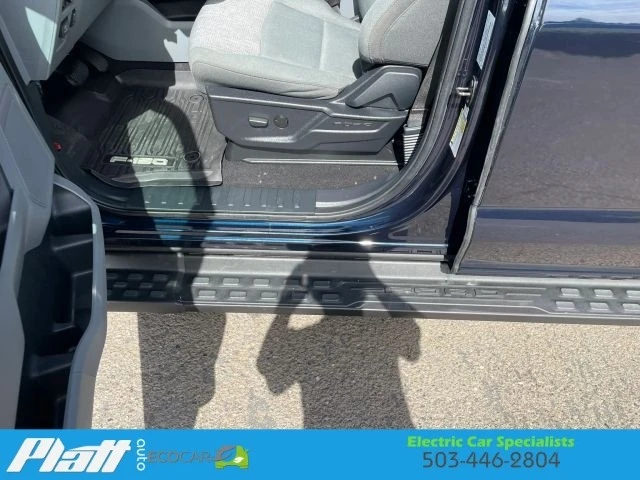 2023 Ford F-150 Lightning 14th Gen - Image 25 of 31