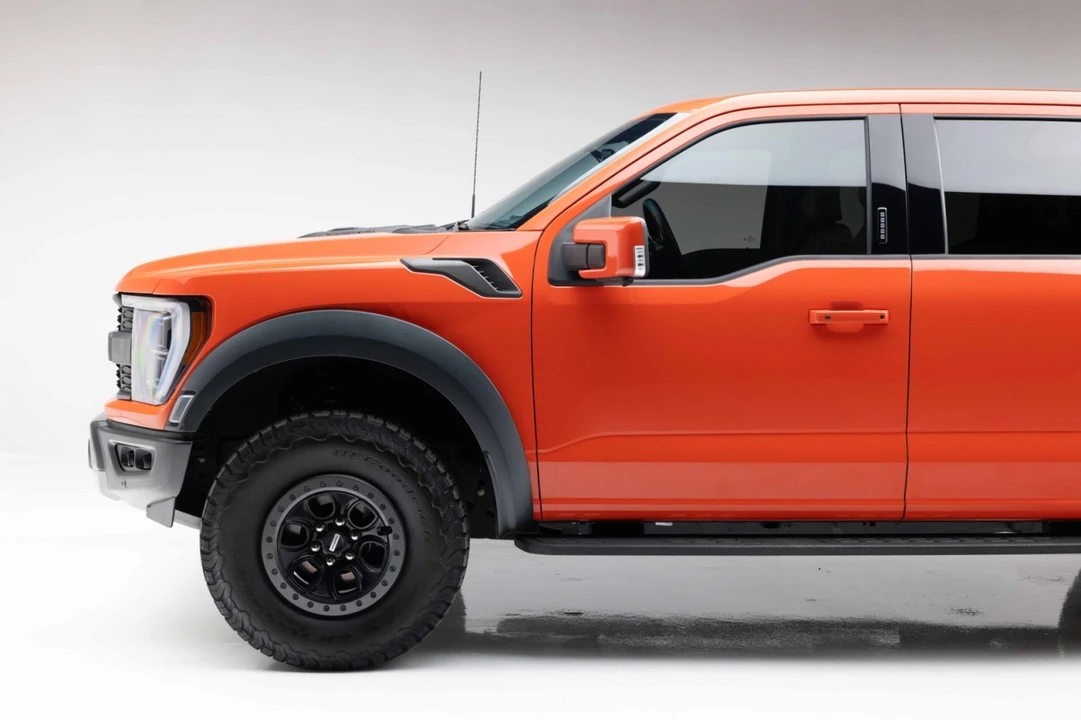 2023 Ford F-150 Raptor 14th Gen - Image 17 of 31