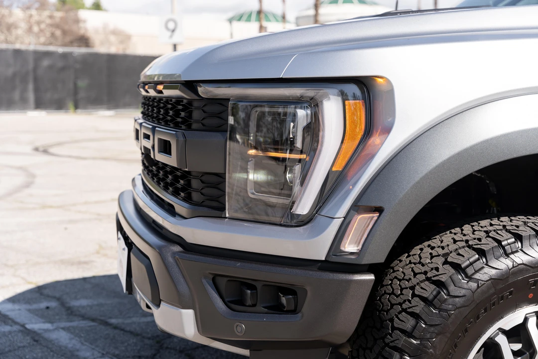 2023 Ford F-150 Raptor 14th Gen - Image 19 of 31