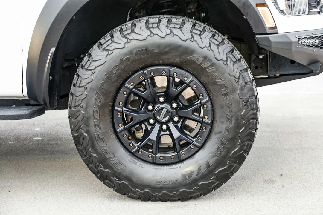 2023 Ford F-150 Raptor 14th Gen - Image 9 of 31