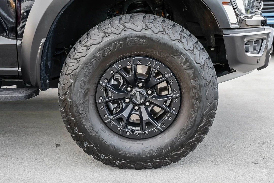 2023 Ford F-150 Raptor 14th Gen - Image 9 of 31