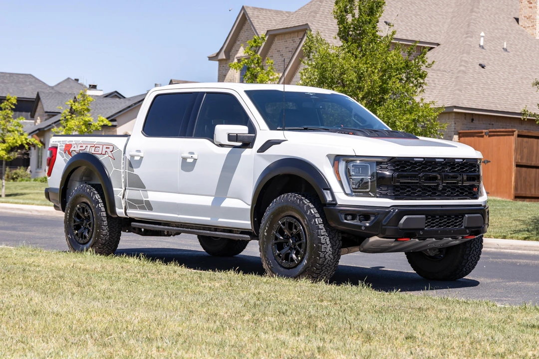 2023 Ford F-150 Raptor 14th Gen - Image 9 of 31
