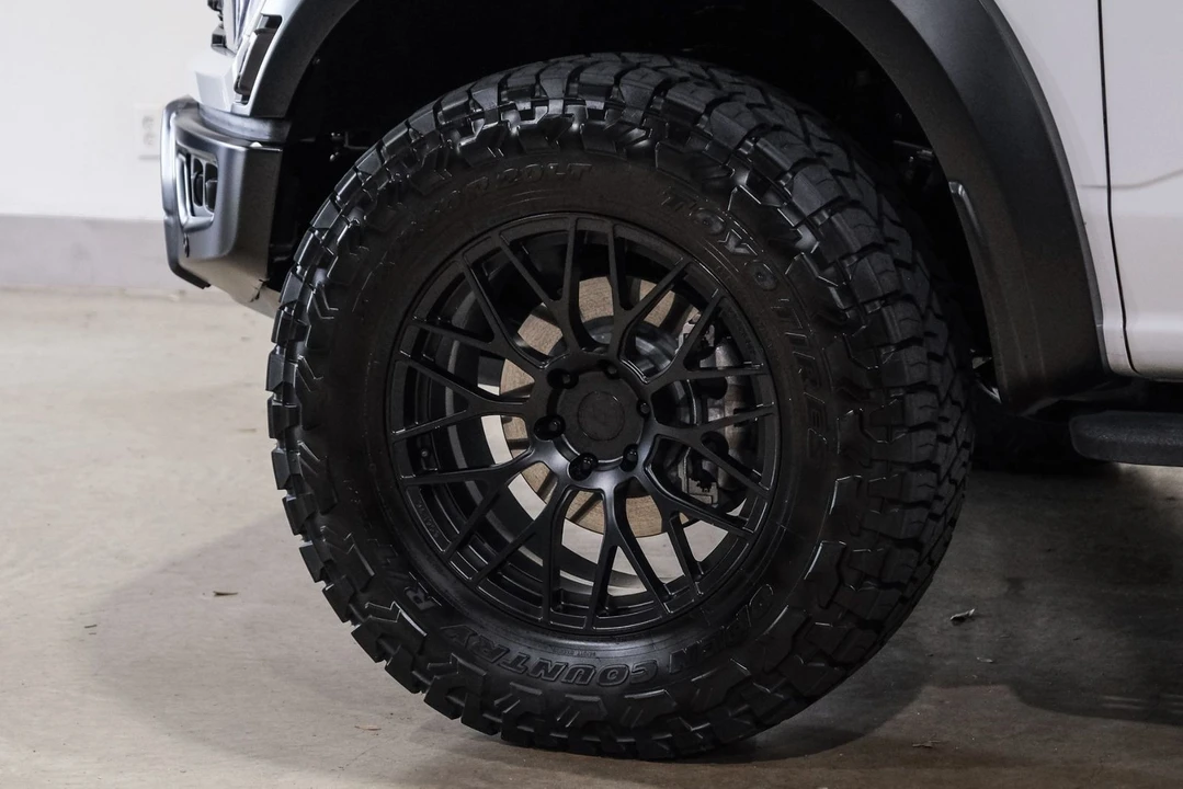 2023 Ford F-150 Raptor 14th Gen - Image 9 of 12