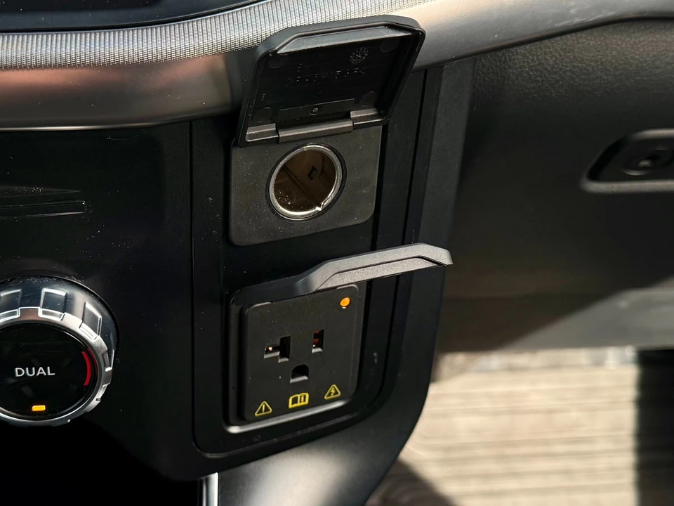 2023 Ford F-150 Raptor 14th Gen - Image 19 of 31