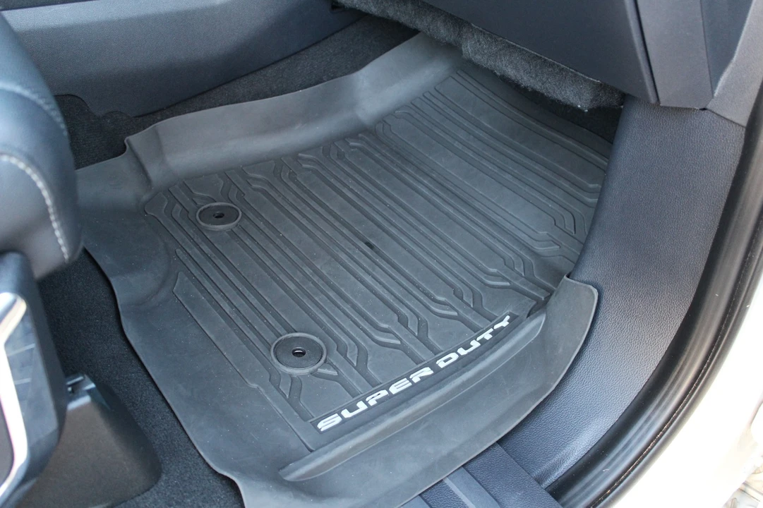 2023 Ford Super Duty 5th Gen - Image 16 of 21