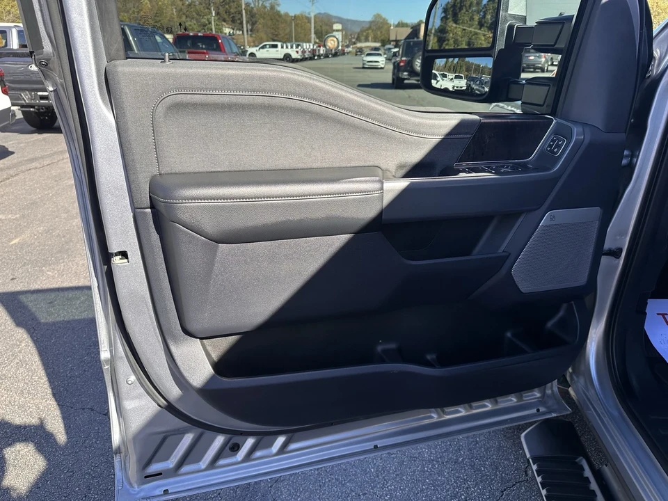 2023 Ford Super Duty 5th Gen - Image 10 of 12