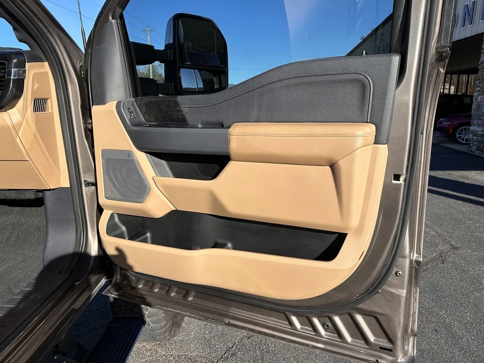 2023 Ford Super Duty 5th Gen - Image 15 of 21
