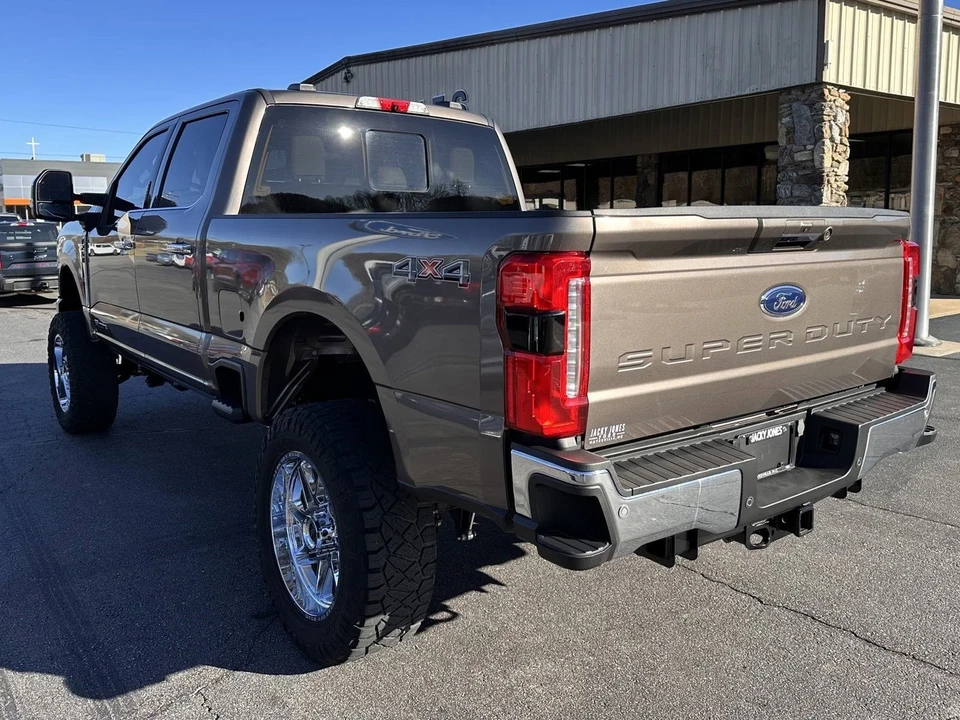 2023 Ford Super Duty 5th Gen - Image 8 of 12