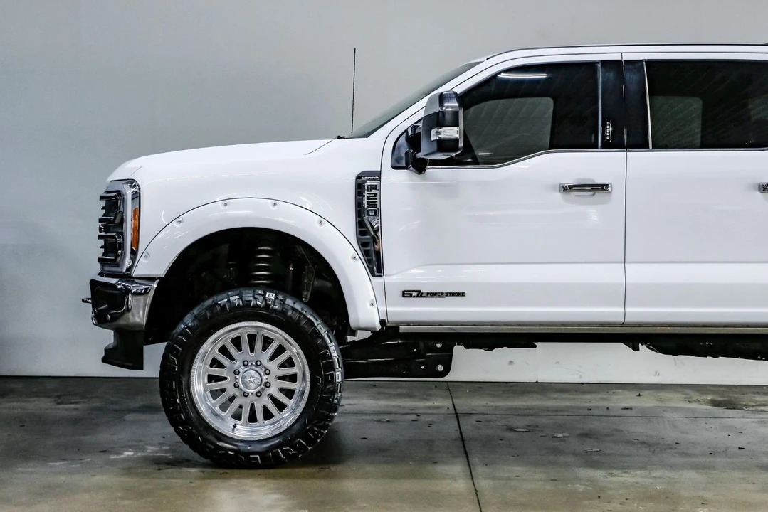 2023 Ford Super Duty 5th Gen - Image 17 of 21