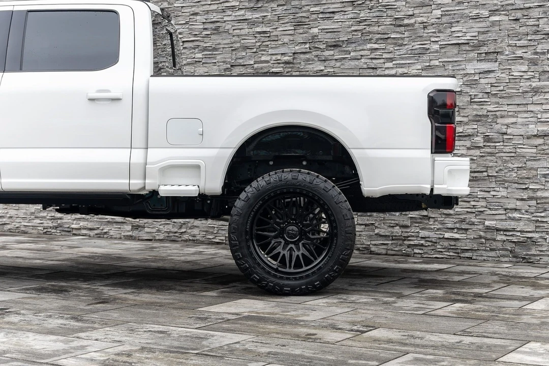 2023 Ford Super Duty 5th Gen - Image 15 of 21