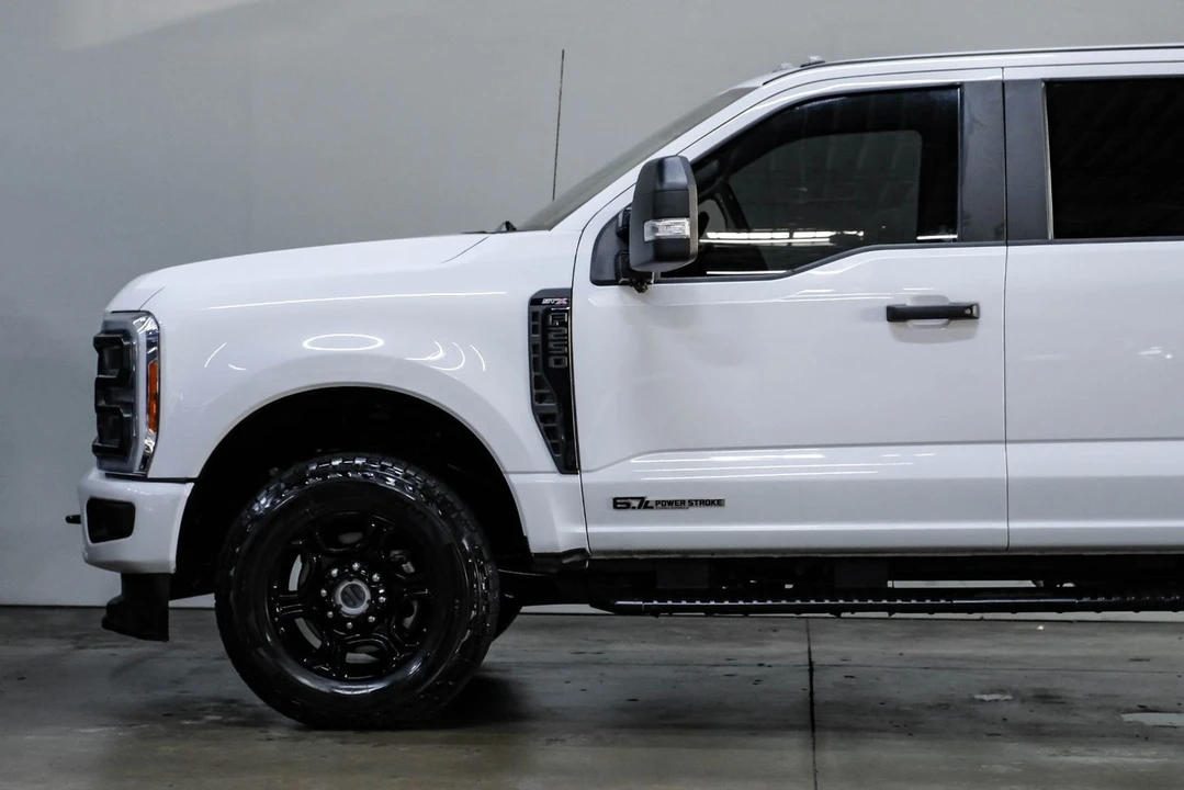 2023 Ford Super Duty 5th Gen - Image 17 of 21