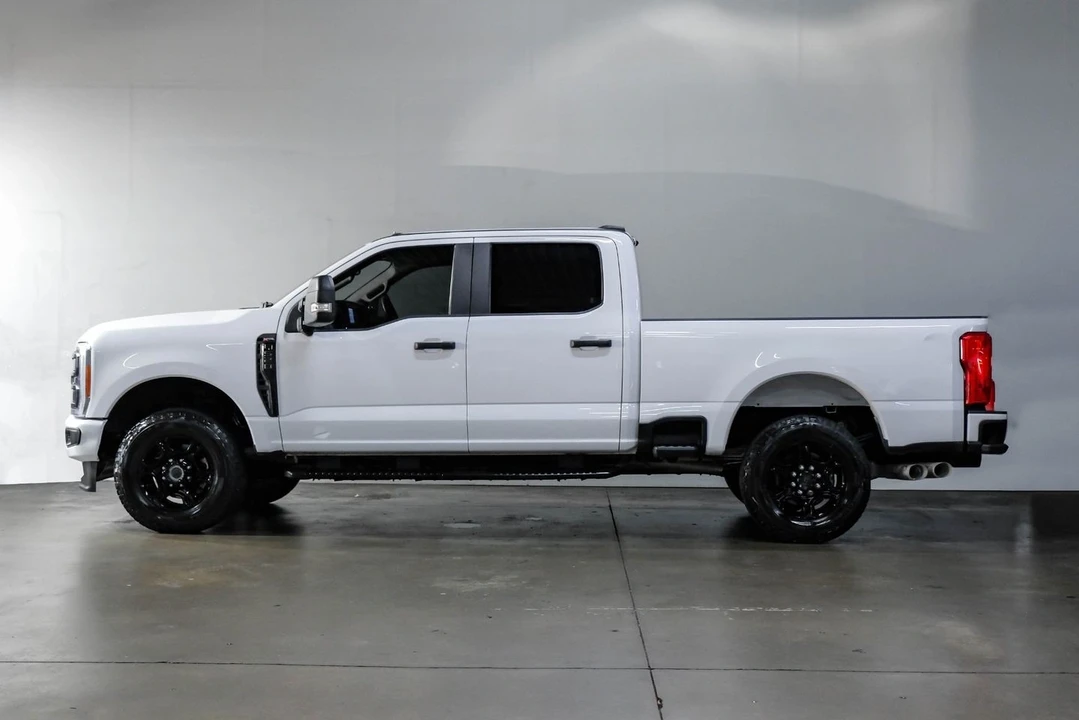 2023 Ford Super Duty 5th Gen - Image 16 of 21