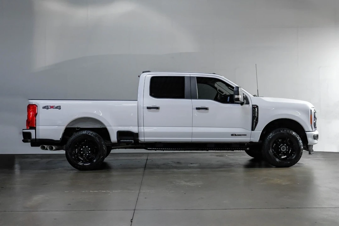 2023 Ford Super Duty 5th Gen - Image 10 of 12