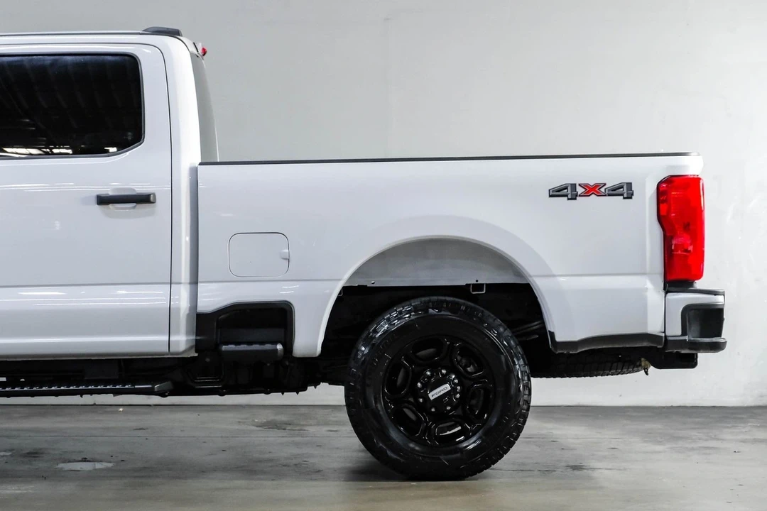 2023 Ford Super Duty 5th Gen - Image 18 of 21