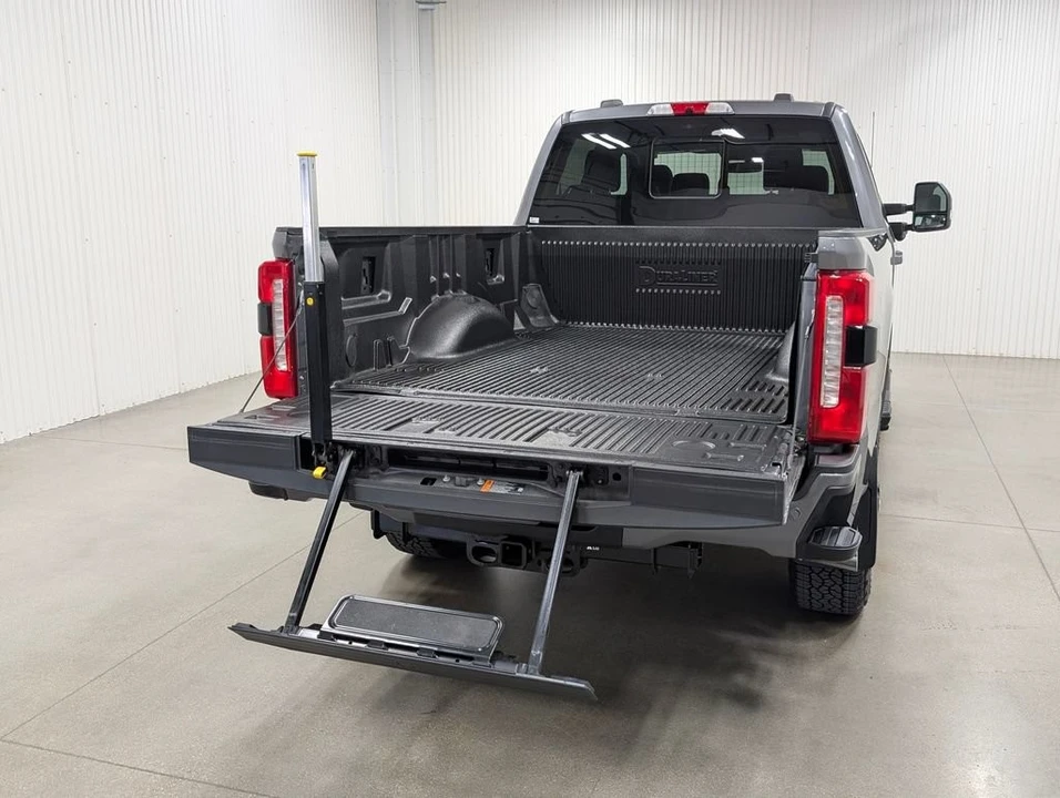 2023 Ford Super Duty 5th Gen - Image 28 of 31