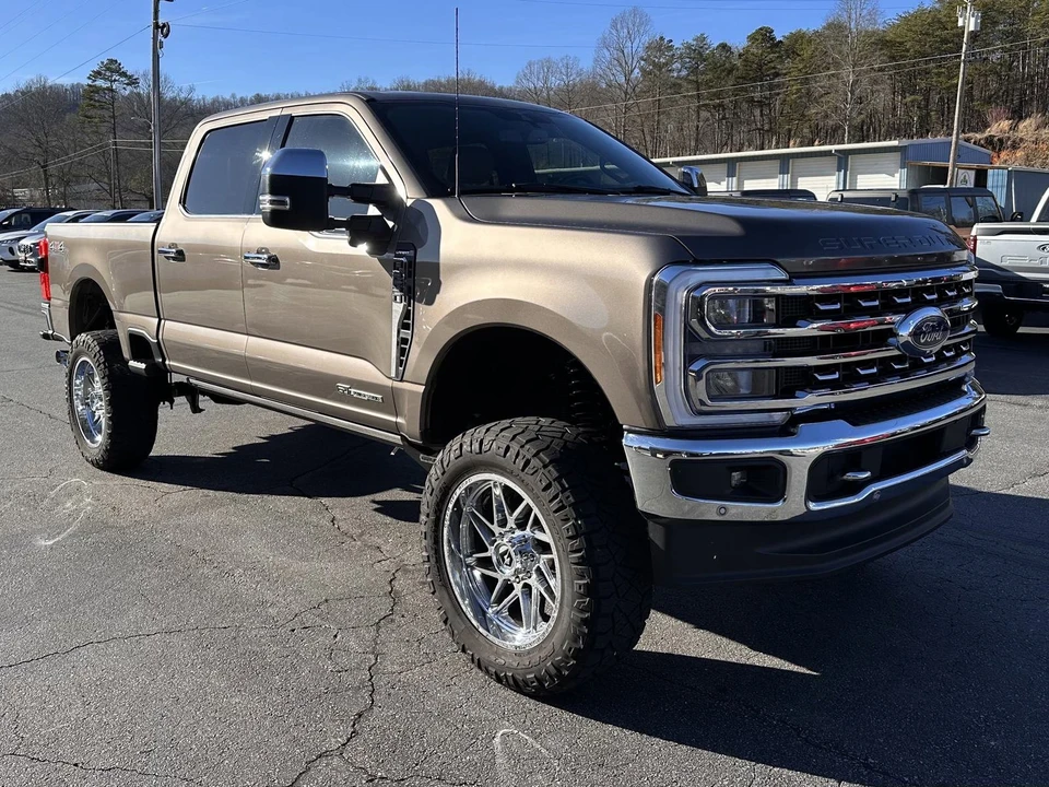 2023 Ford Super Duty 5th Gen - Image 4 of 12