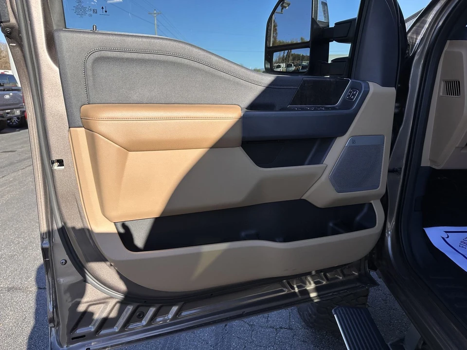 2023 Ford Super Duty 5th Gen - Image 10 of 12