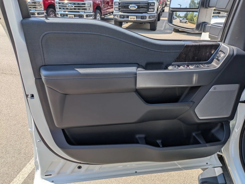 2023 Ford Super Duty 5th Gen - Image 16 of 31