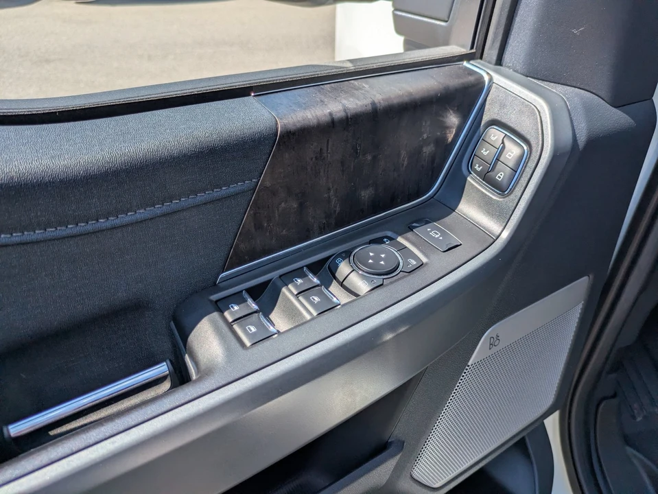 2023 Ford Super Duty 5th Gen - Image 17 of 31