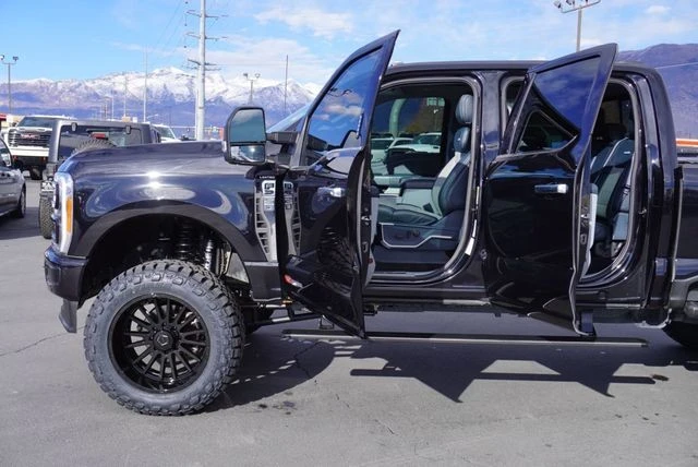 2023 Ford Super Duty 5th Gen - Image 29 of 31